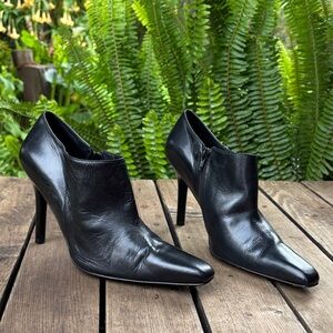 Charles David (9 M) Black Leather Square Toe Stiletto Ankle Boots